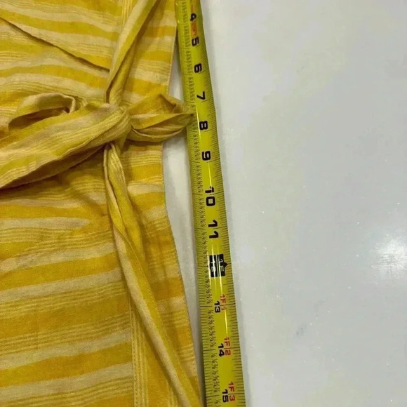 Patagonia women’s wrap shorts. Tie & stretch waist size medium - Picture 9 of 11